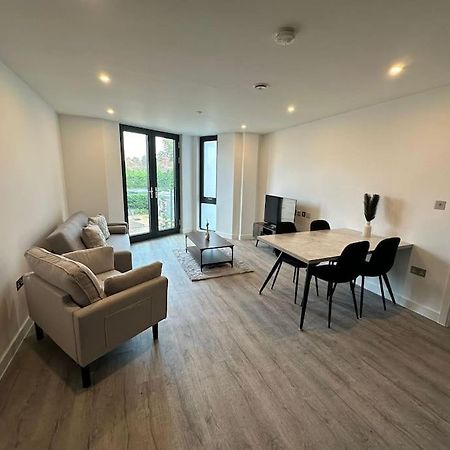 Stylish Central York Apartment Free Parking & Gym Екстериор снимка