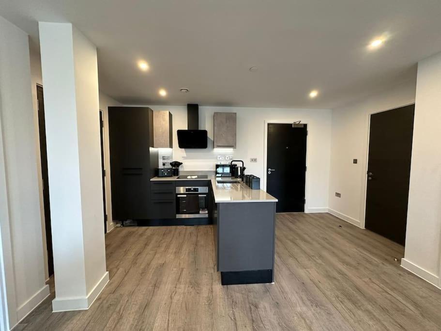 Stylish Central York Apartment Free Parking & Gym Екстериор снимка